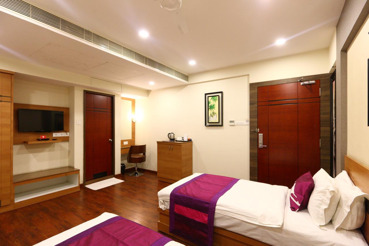 Fabhotel Prime Adore Residency Chennai Esterno foto