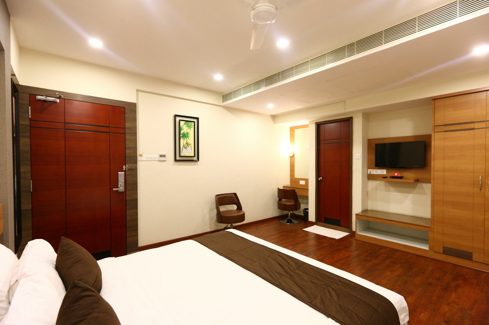 Fabhotel Prime Adore Residency Chennai Esterno foto